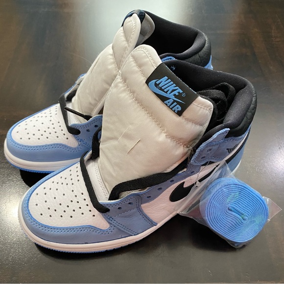 Air Jordan 1 Retro High OG 555088 134 Men Size 4 - Picture 4 of 8